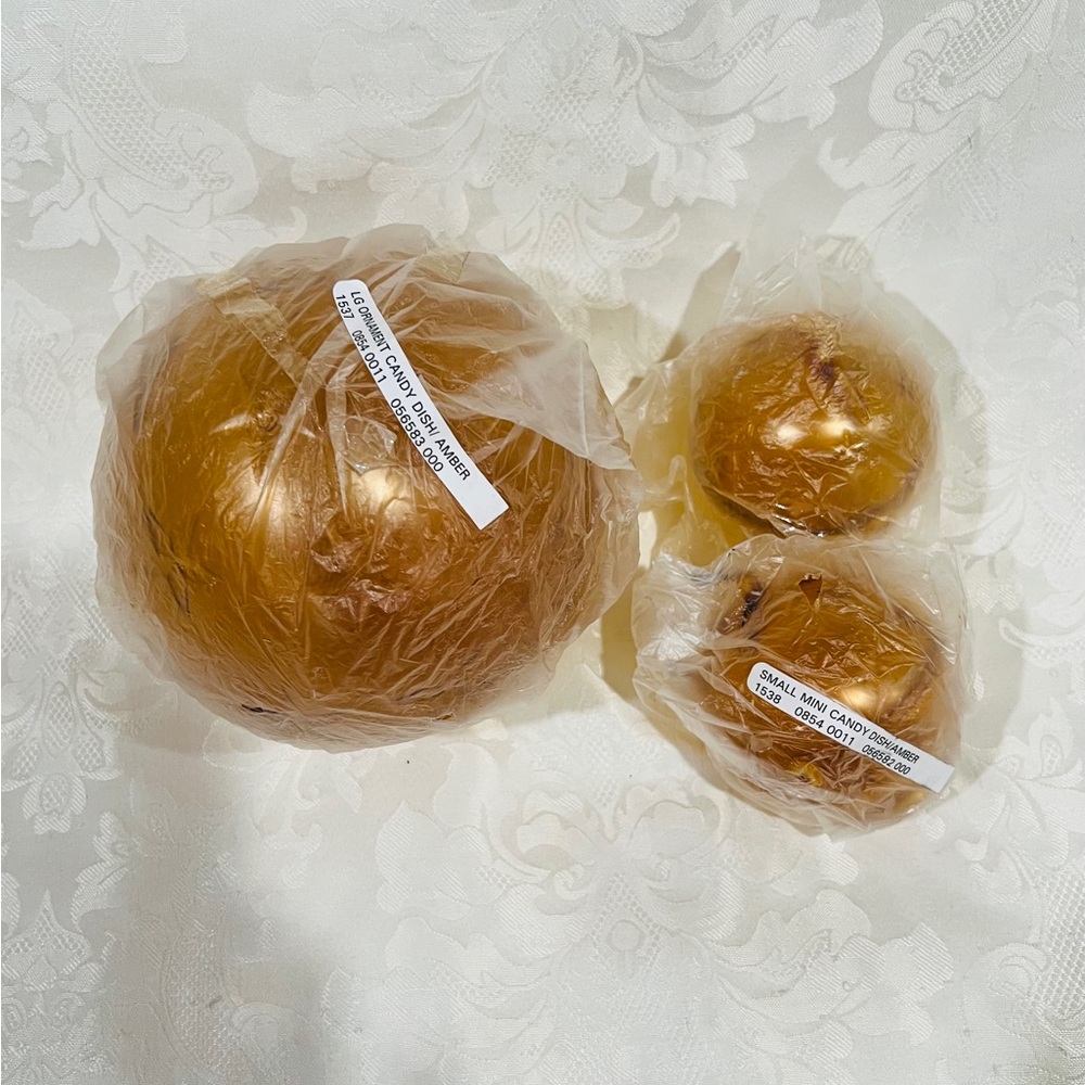 NEW (NIP) Tupperware Amber Star-Patterned Ornament Candy Dish w/ Hinged Cover - Picture 13 of 14